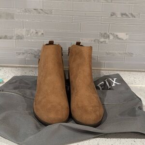 Market and Spruce ankle boots